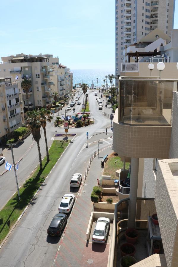 Apartamento Beutifull View Of Batyam Bat Yam Exterior foto
